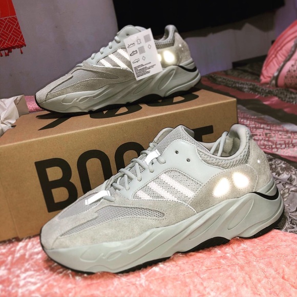 salt yeezy 700